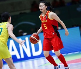  中国女篮热身赛，大比分击败澳大利亚练兵