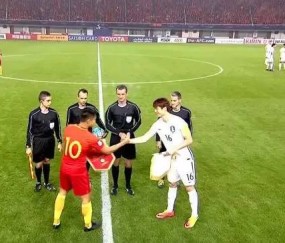  国足世预赛力克劲旅，晋级希望重燃  