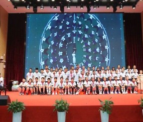  电竞少年逐梦前行，家长支持成就未来