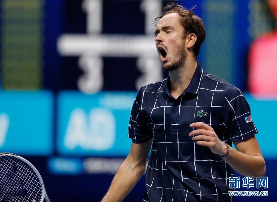  梅德韦杰夫强势登顶，ATP年终总决赛称王