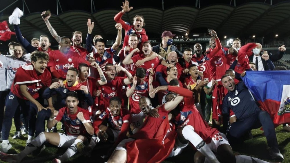  布斯塔红土专家，布宜诺斯艾利斯站成功卫冕