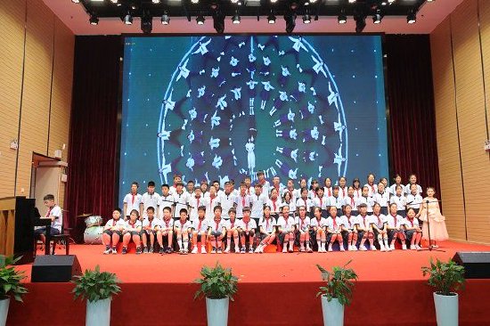  电竞少年逐梦前行，家长支持成就未来